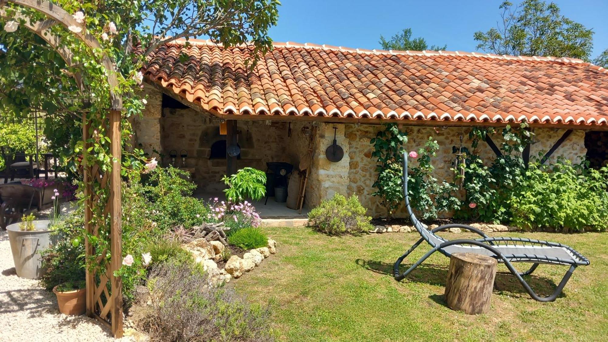 Lpc Dordogne Holidays - Le Petit Coin Lussas-et-Nontronneau Ngoại thất bức ảnh